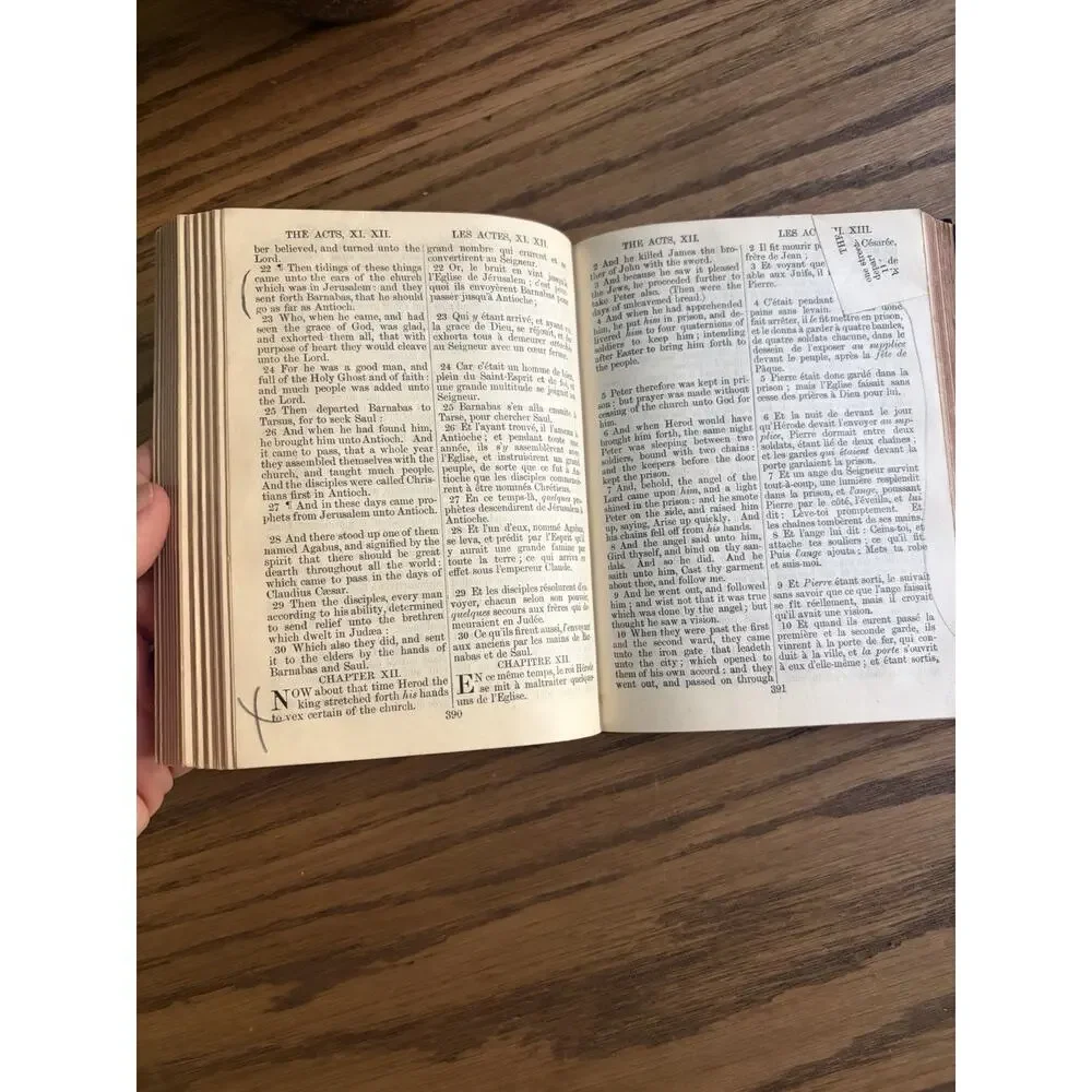 Antique 1840 Eyre Spottiswoode New Testament French & English Hardcover Bible